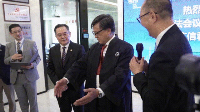 粵港澳大灣區(qū)執(zhí)業(yè)律師、香港特別行政區(qū)立法會(huì)議員、香港特別行政區(qū)太平紳士何君堯