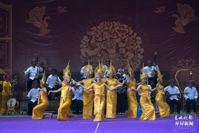 云南普洱孟連宣府禮樂(lè) 陸江濤攝.jpg