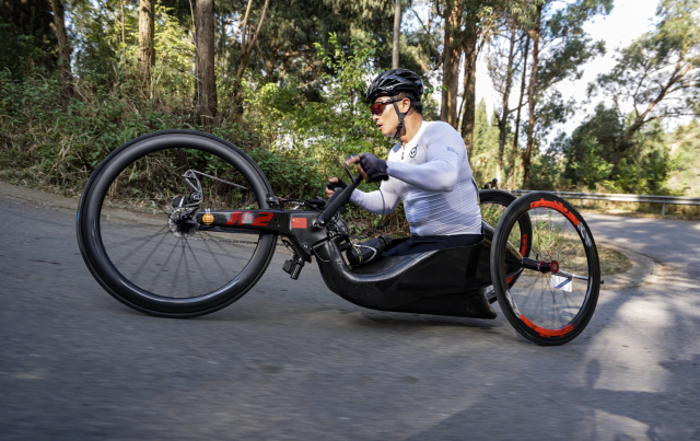 2022七彩云南格蘭芬多自行車節(jié)在玉溪澄江開賽(七彩云南格蘭芬多???節(jié)組委會 供圖)