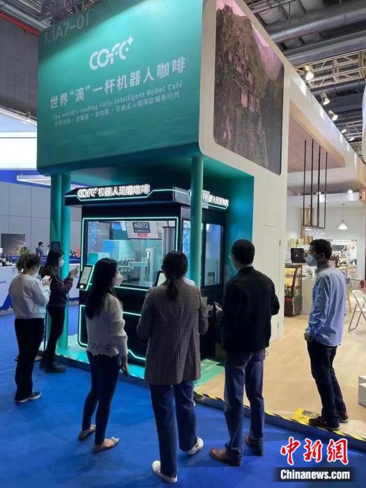 機器人現(xiàn)磨咖啡亭cofe 。受訪人供圖