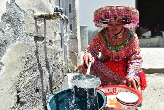 15 彝鄉(xiāng)苗寨有了自來(lái)水.jpg