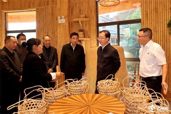 00305110365_i1000600000600a0_940126eb 00305110365_i1000600000600a0_940126eb