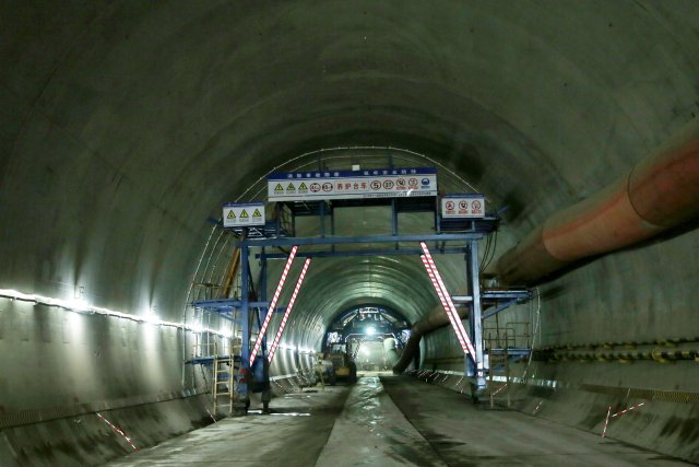 寶云隧道施工現(xiàn)場(chǎng)。尹永權(quán) 攝.JPG