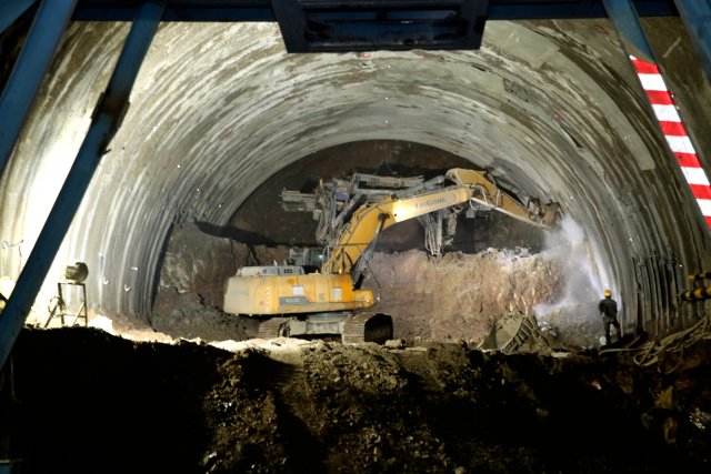 寶云隧道施工現(xiàn)場(chǎng)。尹永權(quán) 攝 (2).JPG