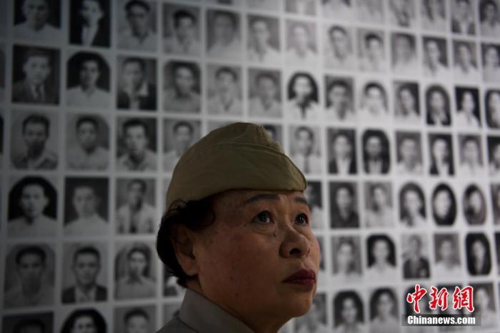 1月16日，由云南滇西抗戰(zhàn)歷史文化研究會-南僑機(jī)工學(xué)會與937文創(chuàng)園區(qū)共同策劃完成的文創(chuàng)項(xiàng)目“937滇緬公路體驗(yàn)館”在昆明開館。觀眾可在館內(nèi)了解滇緬公路的修建、南僑機(jī)工支援抗戰(zhàn)等歷史。 <a target='_blank' href='/'>中新社</a>記者 康平 攝