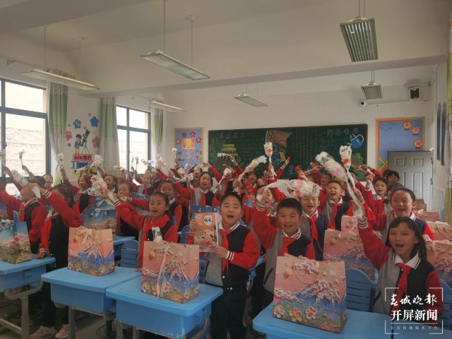 茨壩小學(xué):特色教育花開(kāi)滿(mǎn)園