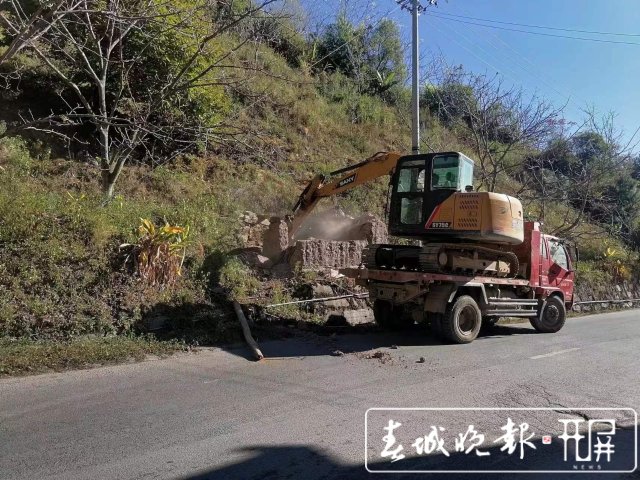 拆除旱廁 （昆滇傳內(nèi)容）迎接櫻花節(jié)！加快創(chuàng)建國家4A級旅游景區(qū)！云南這個(gè)地方越來越靚了~.jpg