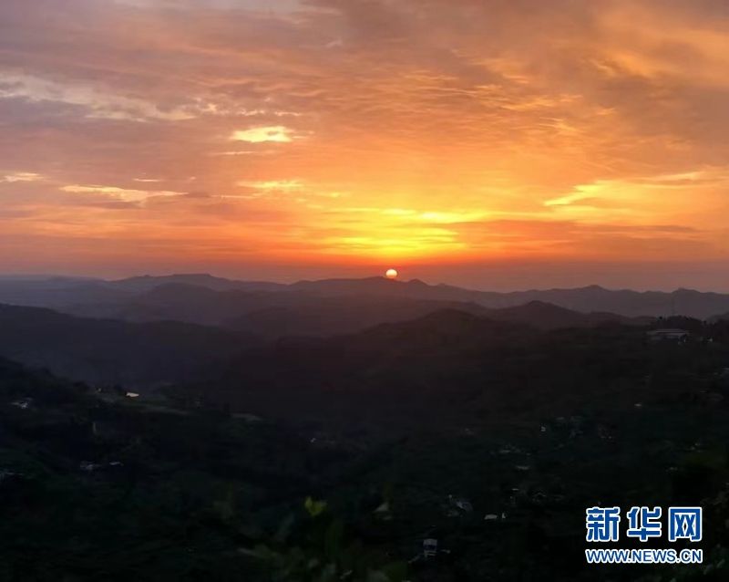 成都龍泉驛區(qū)：汽車城里的生活美學(xué) 蓬勃工業(yè)上綻放的文產(chǎn)之花