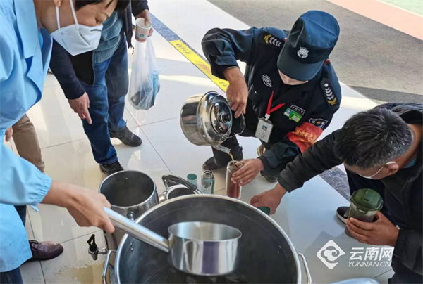 00305160971_6e669066