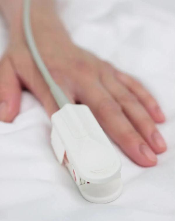 &nbsp;血氧儀、制氧機(jī)熱銷(xiāo)，家中有必要備一臺(tái)嗎？