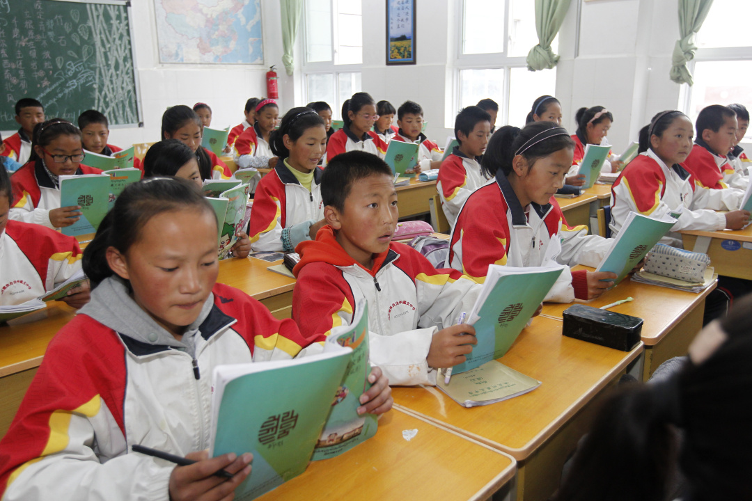 10云南少數(shù)民族語言文字工作-雙語教育003（云南日報 楊崢 攝）.JPG