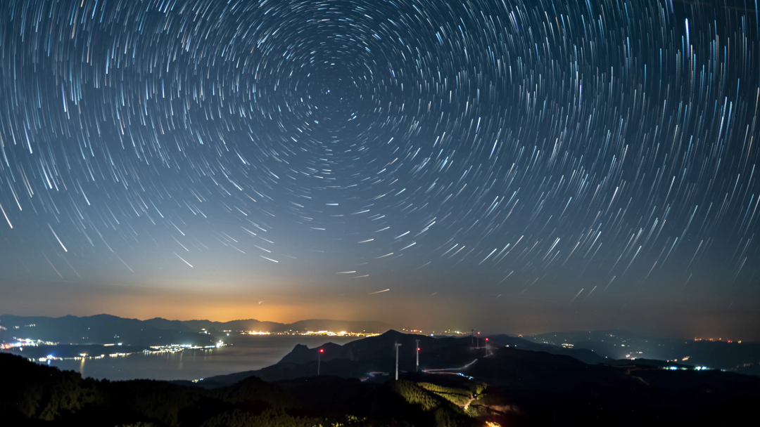 28楊洪龍 撫仙湖 星軌.png