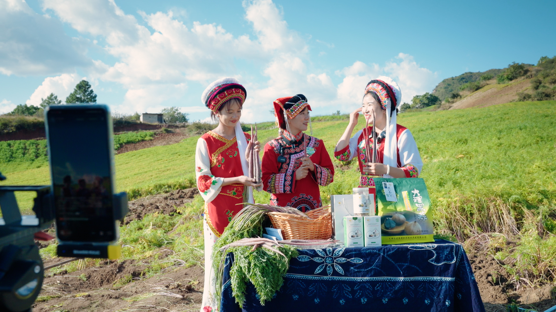 序列 01.00_01_44_03.Still004 序列 01.00_01_44_03.Still004