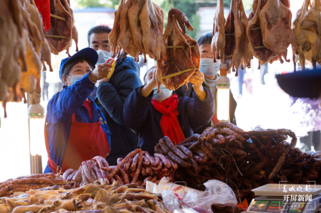 年貨街人氣爆棚 市民感受濃濃年味2.png