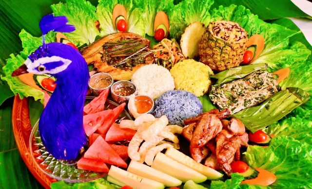 ▲ 傣族特色孔雀宴 圖源:餐廳供圖.png