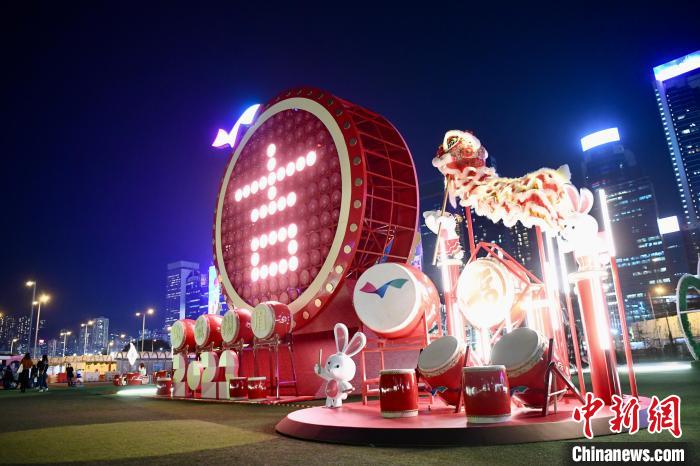 大型賀年裝飾?！±钪救A 攝