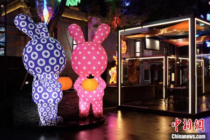 “潮兔春禧”新春燈會。　王笈 攝