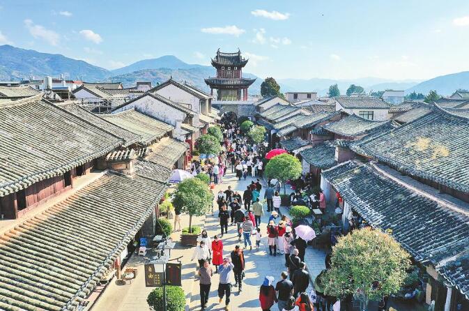 南詔發(fā)祥地巍山古城游人如織。 本報記者 王毅 攝