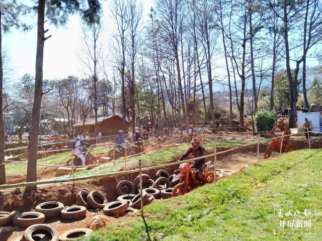 （昆滇傳內(nèi)容）超燃超刺激！洱源首屆摩托車越野賽開賽（有視頻） (1).jpg