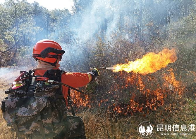 中隊(duì)改裝試訓(xùn)點(diǎn)火器1 中隊(duì)改裝試訓(xùn)點(diǎn)火器1