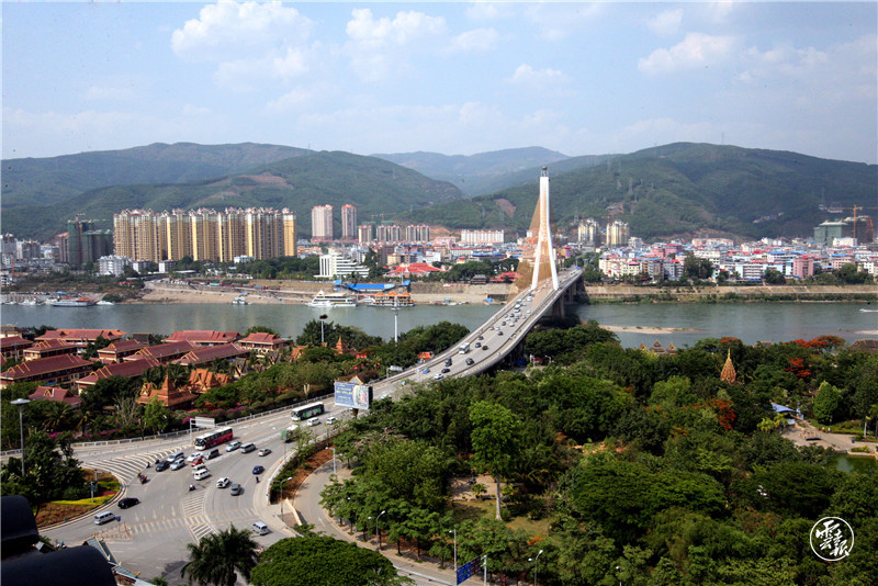 沿邊開發(fā)開放20160509F032西雙版納大橋-陳飛攝.JPG 沿邊開發(fā)開放20160509F032西雙版納大橋-陳飛攝.jpg