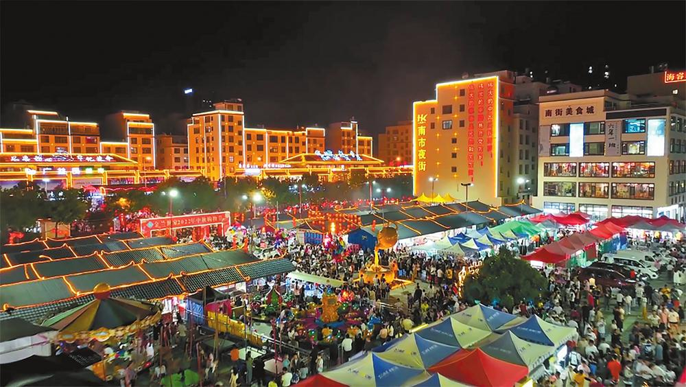 麒麟?yún)^(qū)益寧街道南市夜街 本報通訊員 徐靜 攝 麒麟?yún)^(qū)益寧街道南市夜街 本報通訊員 徐靜 攝