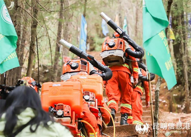 圖為開展攜裝巡護(hù)