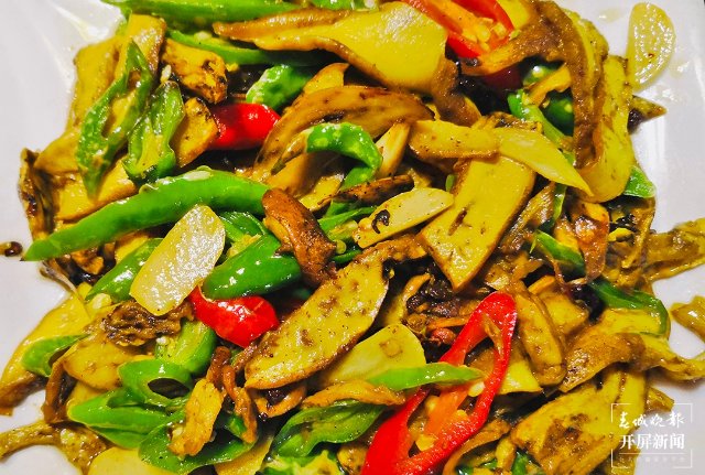 云吧 | 端午時節(jié)，來昌寧四角田品嘗鮮味十足的野生菌宴（開屏新聞記者 崔敏 通訊員 蘭萍 攝）