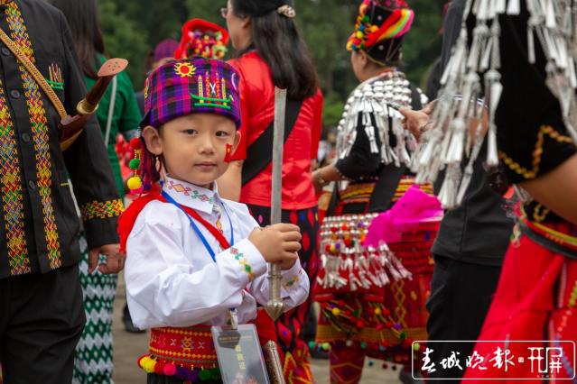 萬人齊舞共慶目瑙縱歌盛會 (1).jpg