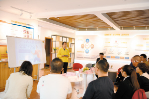 　五華區(qū)社工學(xué)院為社區(qū)工作者和社會組織提供學(xué)習(xí)交流平臺。 記者楊艷輝攝