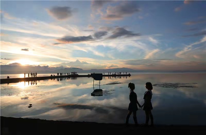 滇池景色（圖據(jù)云報(bào)客戶端）