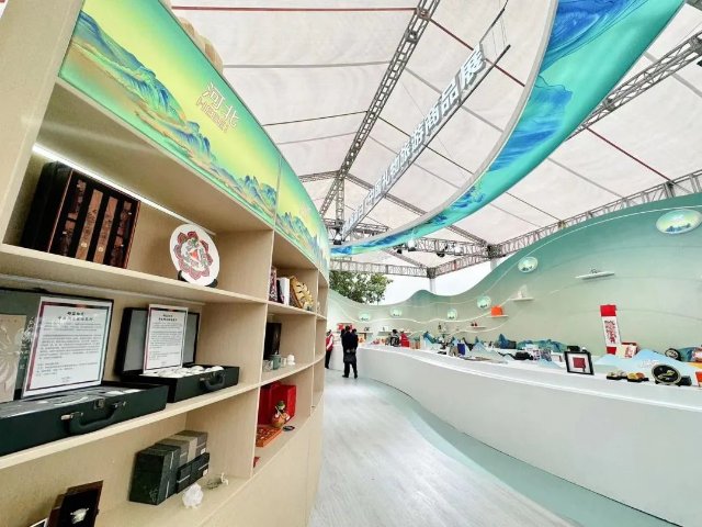 “中國(guó)禮物”驚艷亮相騰沖 圖源云南省文化和旅游廳