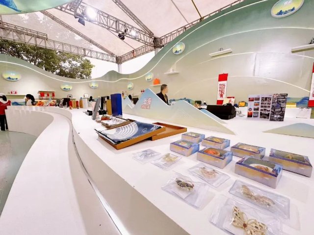 “中國(guó)禮物”驚艷亮相騰沖 圖源云南省文化和旅游廳