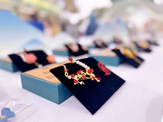 “中國(guó)禮物”驚艷亮相騰沖 圖源云南省文化和旅游廳