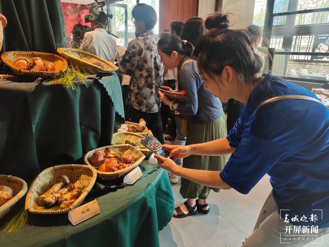 有一種叫云南的生活｜暑期旅游來云南，享“天生美食”（開屏新聞記者 孫江葒 攝）