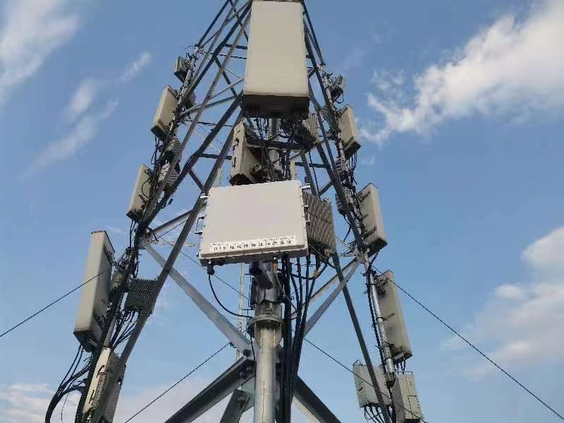 采用相控陣技術(shù)基站.jpg