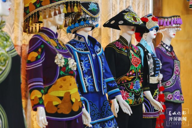 夢回千年 牽手時尚 “繡美”楚雄 | 南華:雙手筑夢同致富 滬滇共繡五彩圖