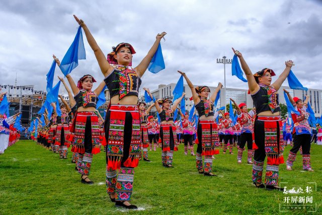 千人“撾樂” (李繼明攝 ) (5).jpg