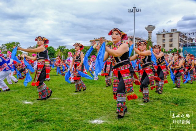 千人“撾樂” (李繼明攝 ) (7).jpg