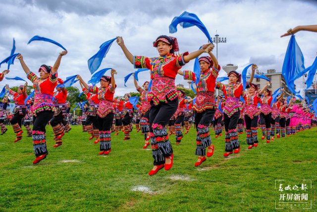 千人“撾樂” (李繼明攝 ) (2).jpg