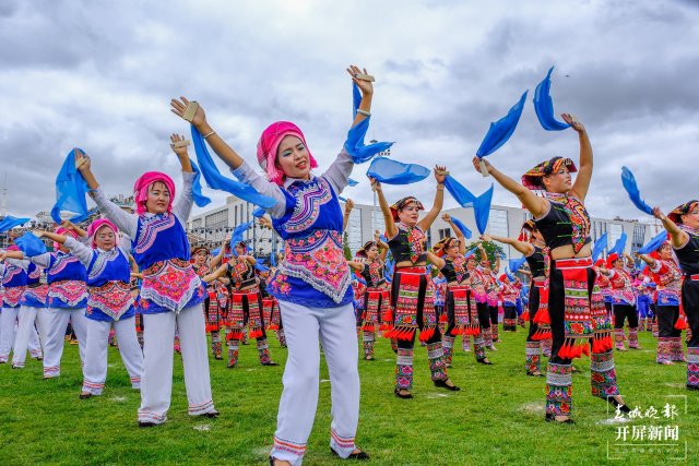 千人“撾樂” (李繼明攝 ) (4).jpg