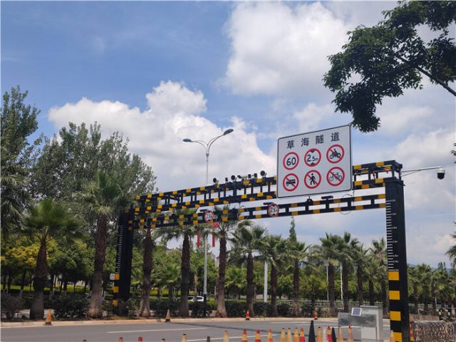 草海隧道可以24小時(shí)通行啦.jpg