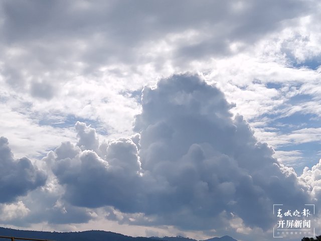 大理彌渡:彩云宛如宮崎駿漫畫的彩色天空 (1).jpg