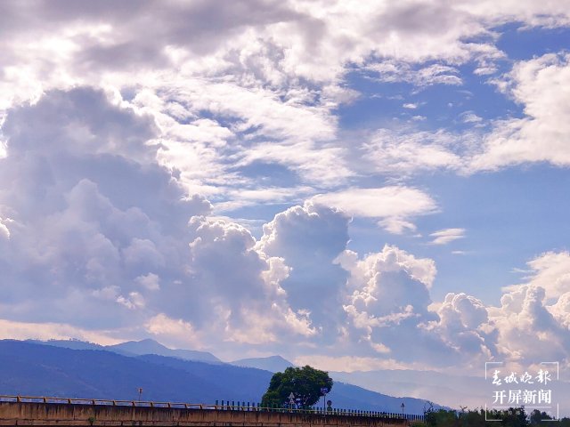 大理彌渡:彩云宛如宮崎駿漫畫的彩色天空 (5).jpg