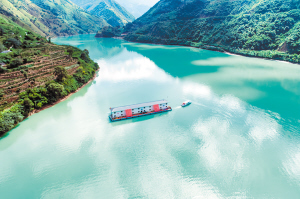 　“滇中引水古城號(hào)”取水浮船。云南建投集團(tuán)供圖