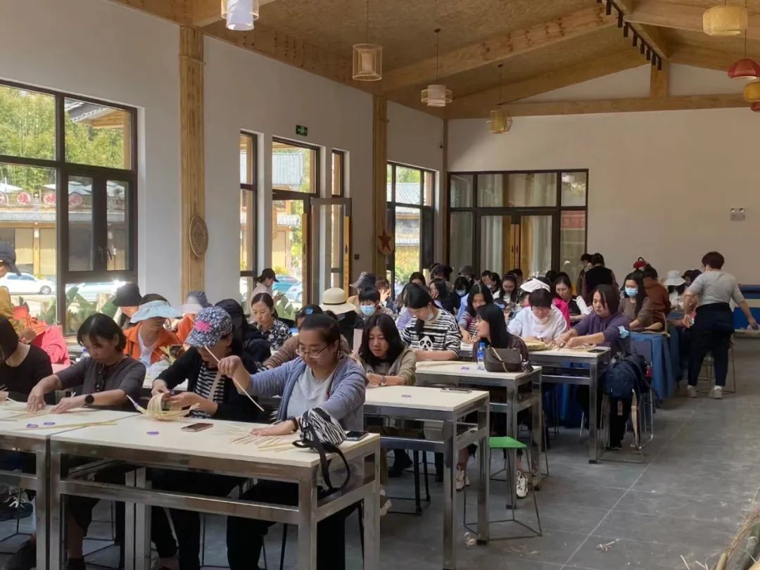 1698974100396930 1698974100396930