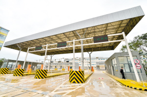 騰俊國(guó)際陸港保稅物流中心。 記者王俊星攝