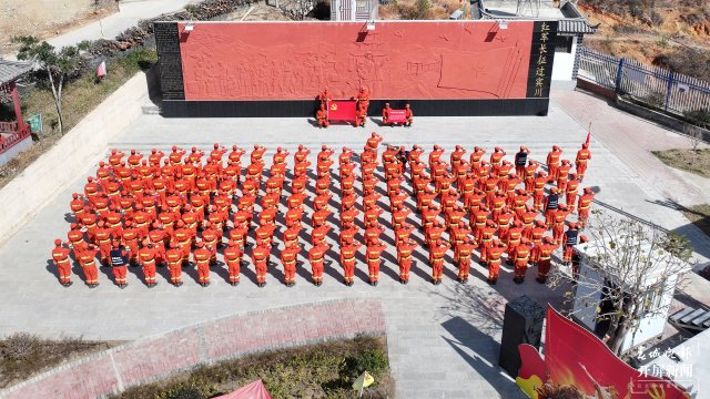 （采訪傳編輯）700余名森林消防指戰(zhàn)員集中野外駐訓，全面提升防滅火實戰(zhàn)能力 (5).jpg