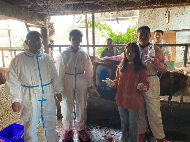 云龍00后獸醫(yī)-馬雯-受訪者供圖 (4).jpg