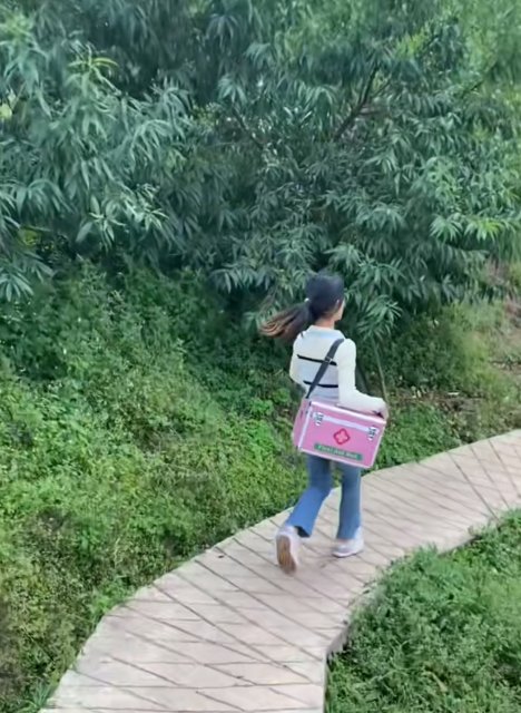 云龍00后獸醫(yī)-馬雯-受訪者供圖 (7).jpg